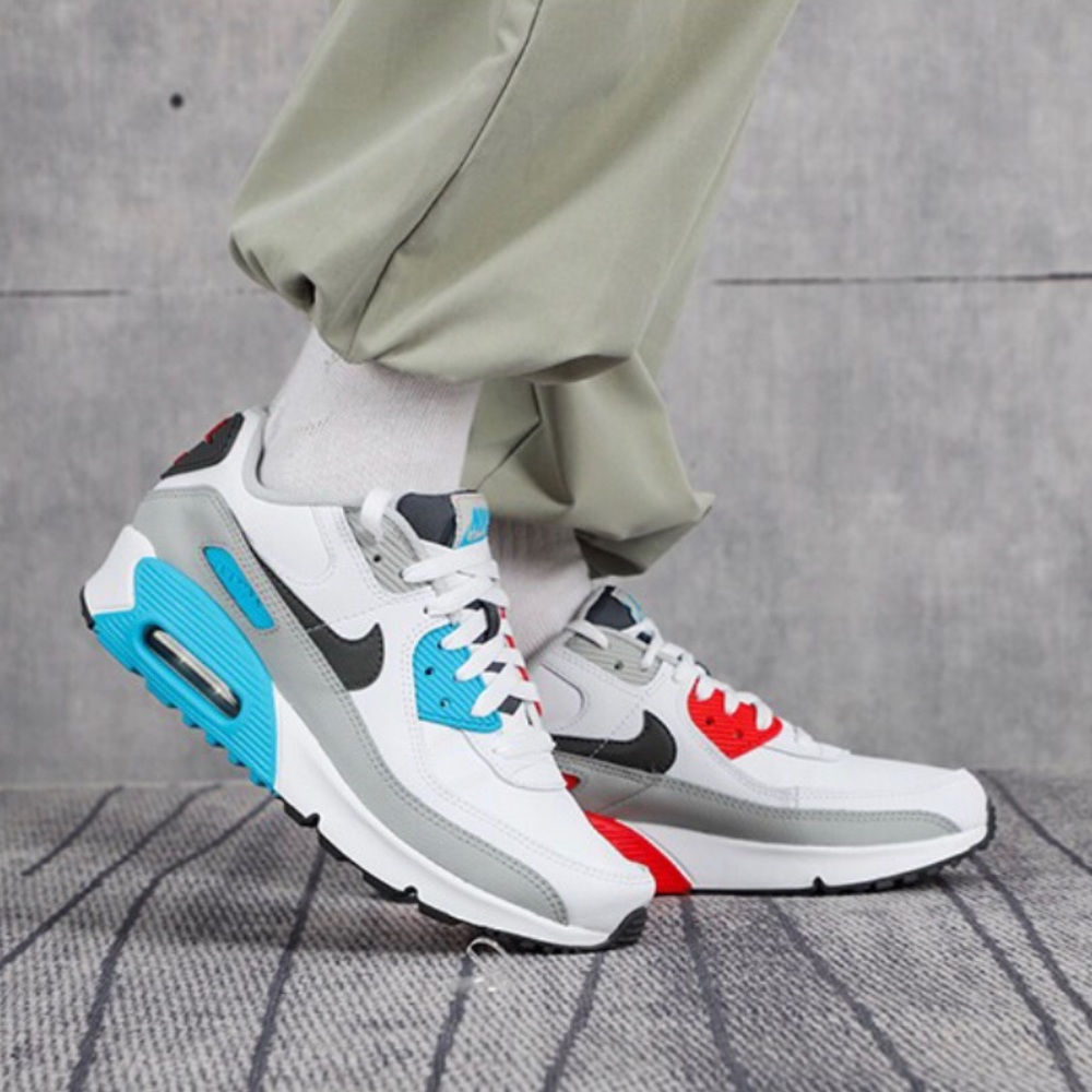 ✔️ New✔️ NIKE Air Max 90 GS Light Smoke Grey